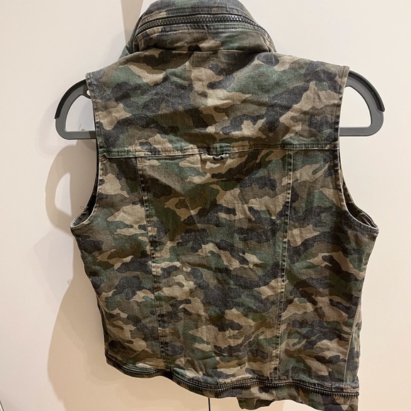 COPY - Multi pocket zip down camo vest - Picture 3 of 3